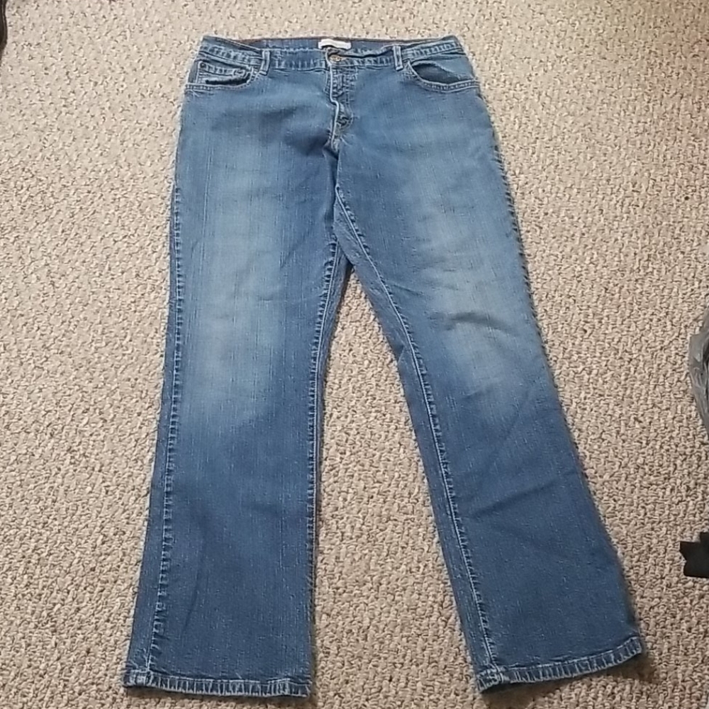 Levis relaxed boot cut 550